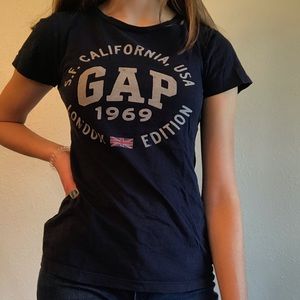 Navy blue Gap tee